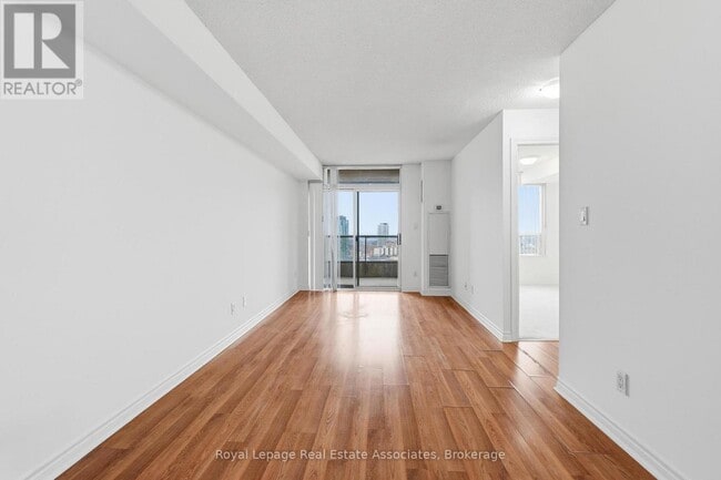 property at 3880 Duke of York Blvd