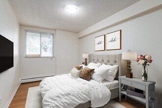 Park Manor in Lethbridge, AB - Building Photo - Building Photo