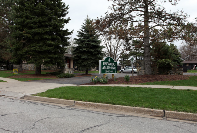 Pinewood Apartments in Kent, OH - Building Photo - Building Photo