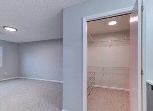 504 Greenwich Dr in Albany, NY - Building Photo - Building Photo