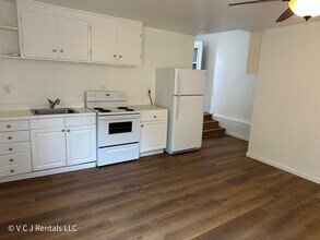 1890 Almond Avenue, Unit Apt. C in Walnut Creek, CA - Building Photo - Building Photo