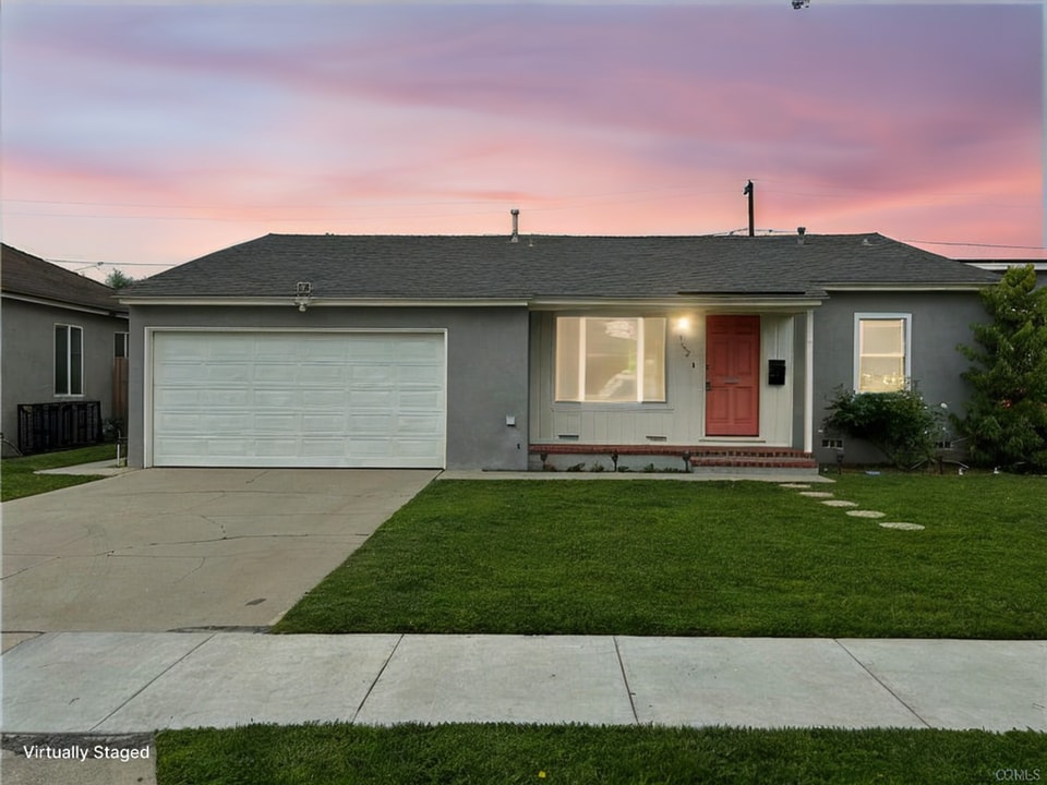 3653 Lomina Ave in Long Beach, CA - Building Photo