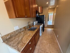 5432 Mary Lane Dr in San Diego, CA - Foto de edificio - Building Photo