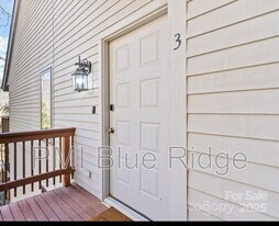 299 Blue Ridge Dr S in Marion, NC - Building Photo