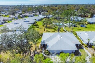 4220 Center Pointe Ln in Sarasota, FL - Building Photo - Building Photo