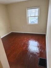 1109 Lafayette Ave, Unit 1 in Middletown, OH - Building Photo - Building Photo