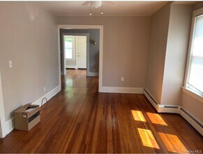 75A Muncy Ave in West Babylon, NY - Building Photo - Building Photo