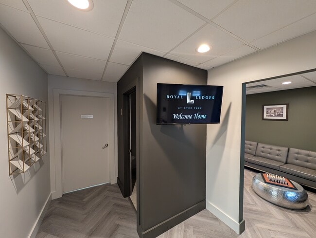 Royal Ledges at Hyde Park