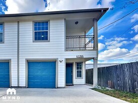 6128 Sidney St, Unit A in Houston, TX - Building Photo