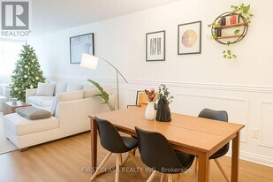 3131 Bridletowne Cir in Toronto, ON - Building Photo