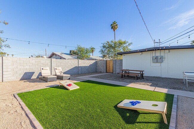 930 E Henry St in Tempe, AZ - Foto de edificio - Building Photo