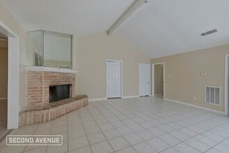 12006 Pompton Dr in Houston, TX - Foto de edificio - Building Photo