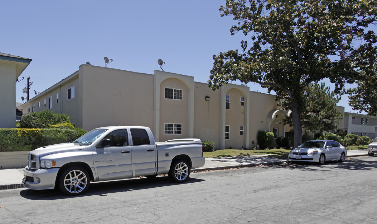 Loara Heights Apartments in Anaheim, CA - Building Photo