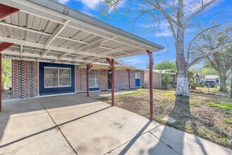 5935 Highfield St in San Antonio, TX - Building Photo - Building Photo