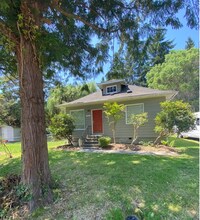 11017 31st Ave NE in Seattle, WA - Building Photo - Building Photo
