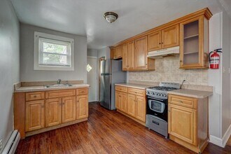 329 E Union St in Burlington, NJ - Building Photo - Building Photo