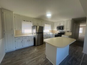 2488 NC-16 in Newton, NC - Building Photo - Building Photo