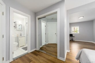 44 Lincoln St in Elmont, NY - Building Photo - Building Photo