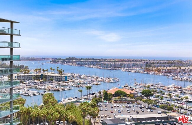 property at 13600 Marina Pointe Dr