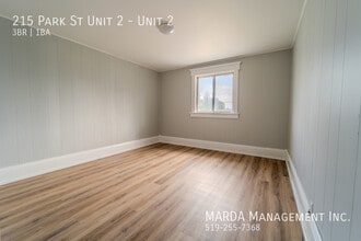 215 Park St in Chatham, ON - Building Photo - Building Photo