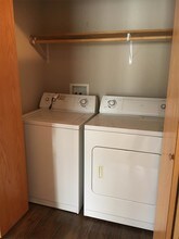 2413 Walden Ln in Manhattan, KS - Building Photo - Building Photo