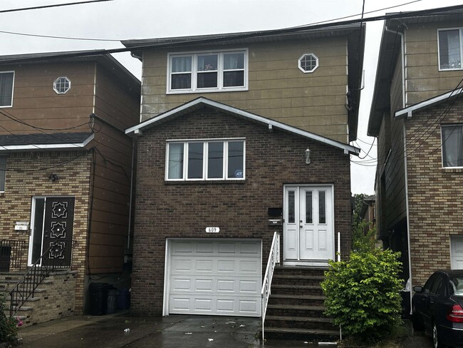 property at 609 Sussex St