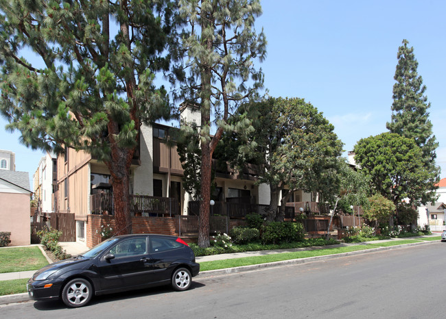 1801-1813 Barry Ave in Los Angeles, CA - Foto de edificio - Building Photo