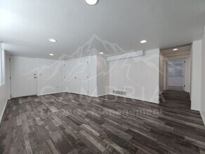 5076 Glendon St W in Murray, UT - Foto de edificio - Building Photo