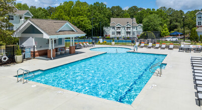 Cambridge Apartments in Raleigh, NC - Foto de edificio - Building Photo