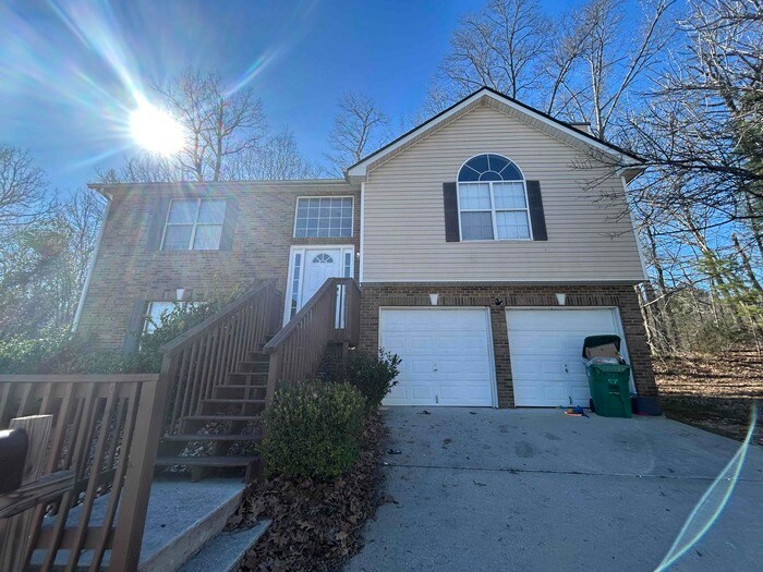 987 Brecken Ln in Lithonia, GA - Building Photo