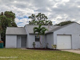 1681 Owl Ln in Melbourne, FL - Building Photo