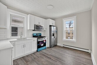 107 Brown Pl in Jersey City, NJ - Building Photo - Building Photo