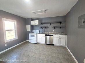 125 N River St in Olyphant, PA - Building Photo - Building Photo