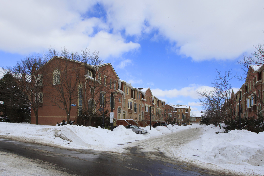 Astoral Court Condos in Toronto, ON - Building Photo