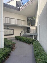 9425 Fontainebleau Blvd, Unit 205 in Miami, FL - Building Photo - Building Photo