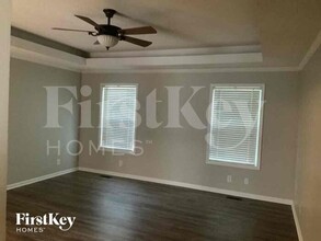 326 S Adams St in Raymore, MO - Building Photo - Building Photo