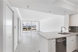 1800 Sunset Harbour Dr, Unit 1409 in Miami Beach, FL - Building Photo - Building Photo