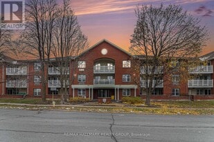 1099 Cadboro Rd in Ottawa, ON - Building Photo