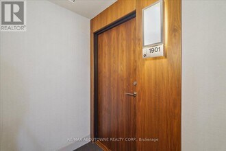 75-1975 Queens Wharf Rd in Toronto, ON - Building Photo - Building Photo