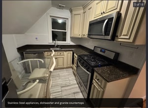 30 Adams St, Unit Unit 3 in New Bedford, MA - Foto de edificio - Building Photo