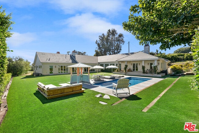 28861 Selfridge Dr in Malibu, CA - Building Photo - Building Photo