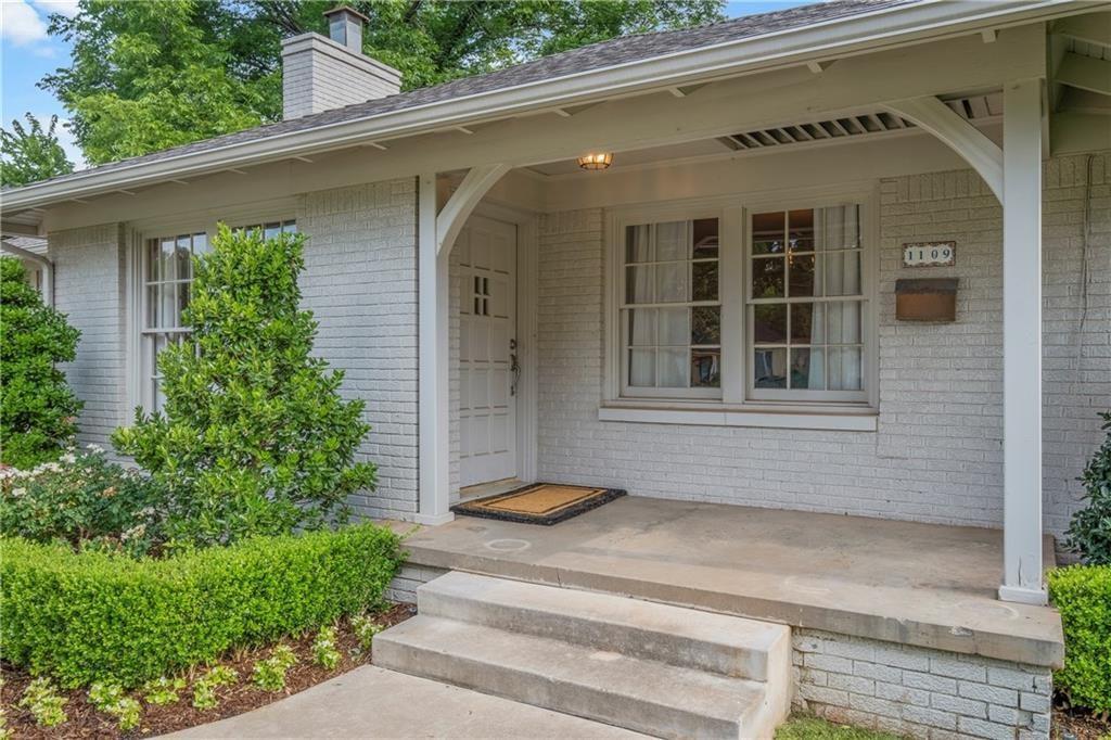 1109 Marlboro Ln in Nichols Hills, OK - Building Photo