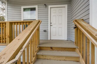 3827 Yellowstone Blvd in Houston, TX - Building Photo - Building Photo