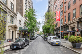 54 E 11th St in New York, NY - Foto de edificio - Building Photo