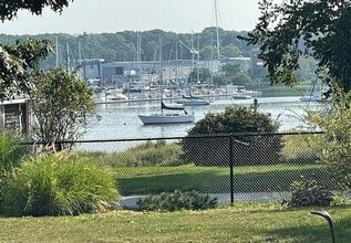 149 Riverside Dr in East Providence, RI - Building Photo - Building Photo