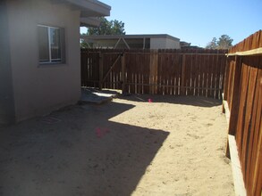 238 N Gold Canyon St-Unit -A in Ridgecrest, CA - Building Photo - Building Photo