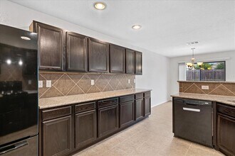 142 Rummel Dr in Kyle, TX - Building Photo - Building Photo