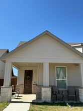 669 The Cottages in Godley, TX - Building Photo - Building Photo