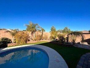 364 Moon Aura Ave in Las Vegas, NV - Building Photo - Building Photo