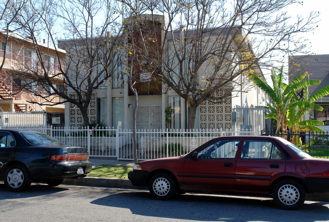 824 S Myrtle Ave in Inglewood, CA - Building Photo